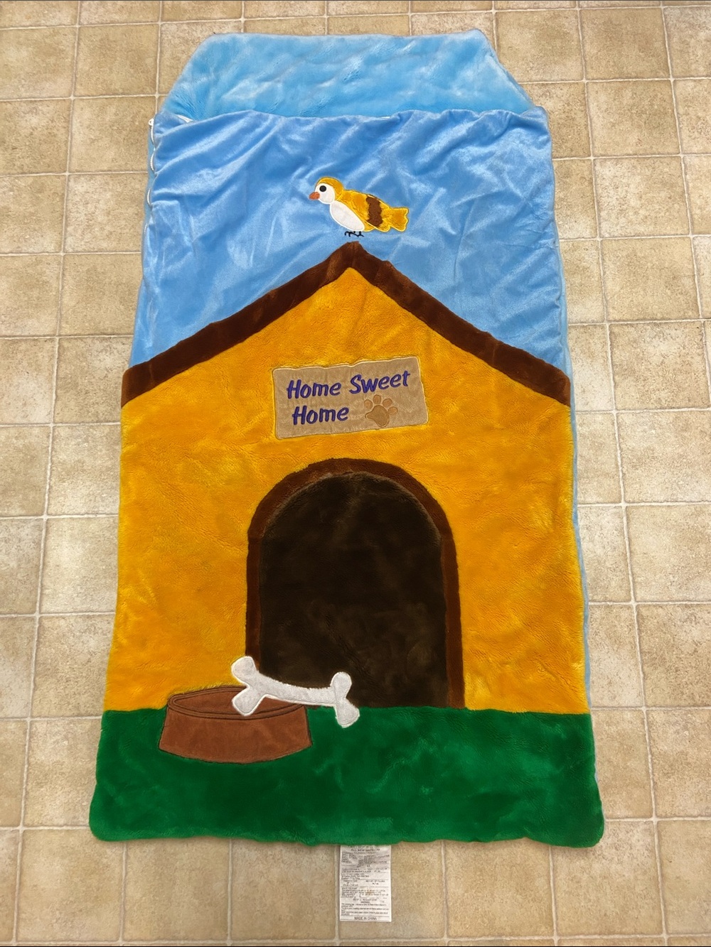 Home Sweet Home Plush Doghouse Sleeping Bag- Blue, Yellow & Green Unisexo